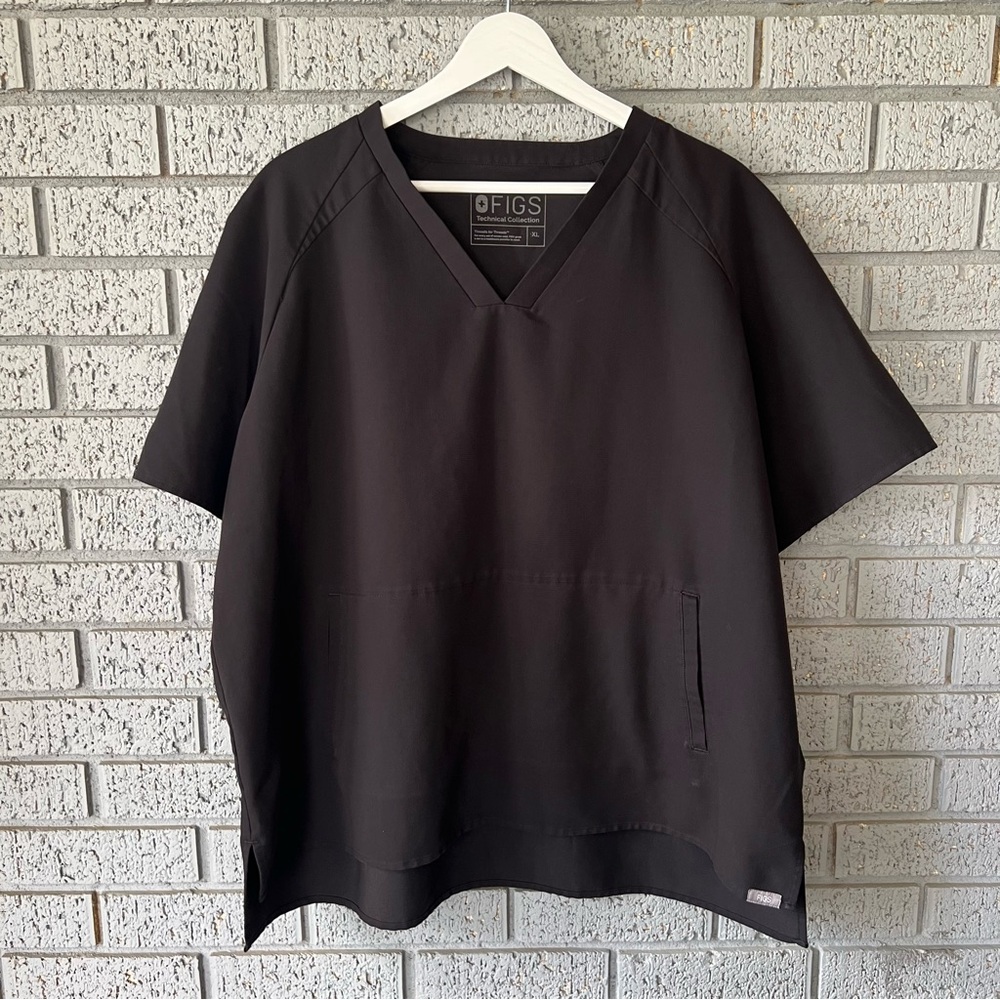 FIGS Scrub Top BLACK Kangaroo Pocket Size XL
